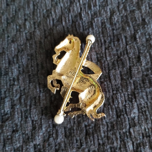 Brooch - Picture 2 of 2